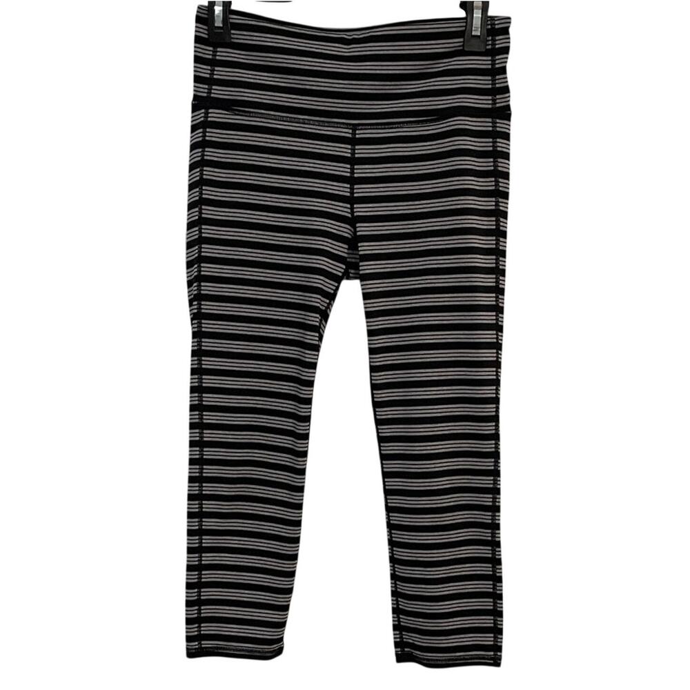 Athleta Chaturanga Striped Capri leggings Black Gray M athleisure yoga workout - Picture 2 of 9